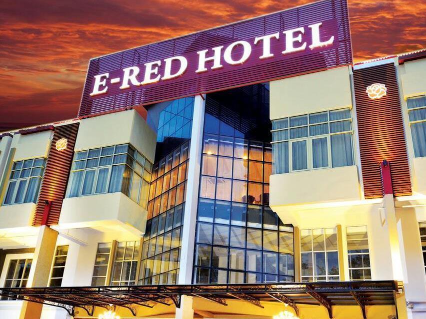 E-Red Hotel Alma Cosmo Букит-Мертаджам Экстерьер фото